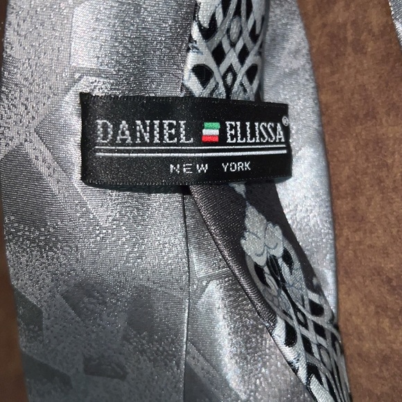 Daniel Ellissa 100% Polyester Tie - Picture 3 of 3